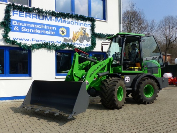 Preview: Radlader 2,2 Tonnen Hubkraft FERRUM DM416 x4 V2 Modell 2024 in grün