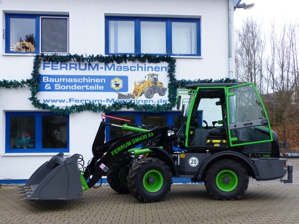 Radlader 3,0 t Hubkraft FERRUM DM430 x4 DLZ - über 3.000kg Hubkraft in schwarz/grün MU