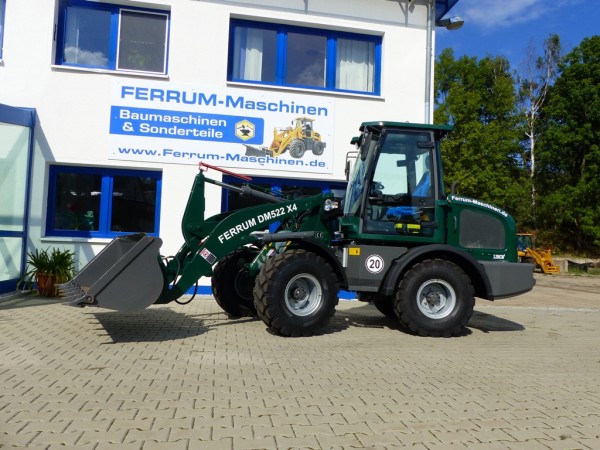 Radlader 2,6 t Hubkraft FERRUM DM522 x4 - über 2.600 kg I in mossgrün RAL6005 MU