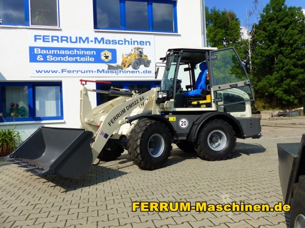 Radlader 2,6 t Hubkraft FERRUM DM522 x4 - über 2.600 kg in weiß MU