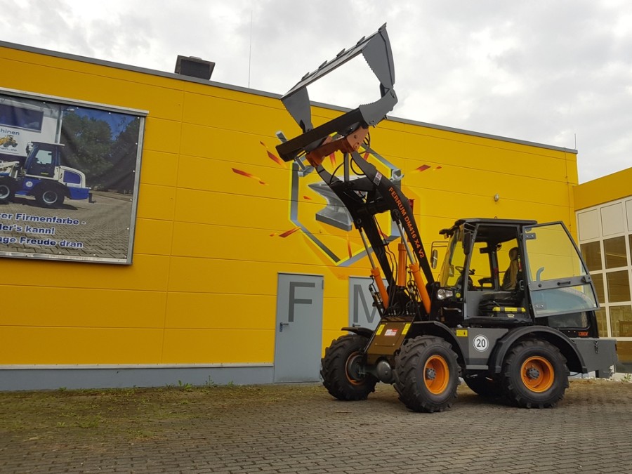 Radlader 2,2 Tonnen Hubkraft FERRUM DM416 x4 V2 Modell 2024 in schwarz / orange
