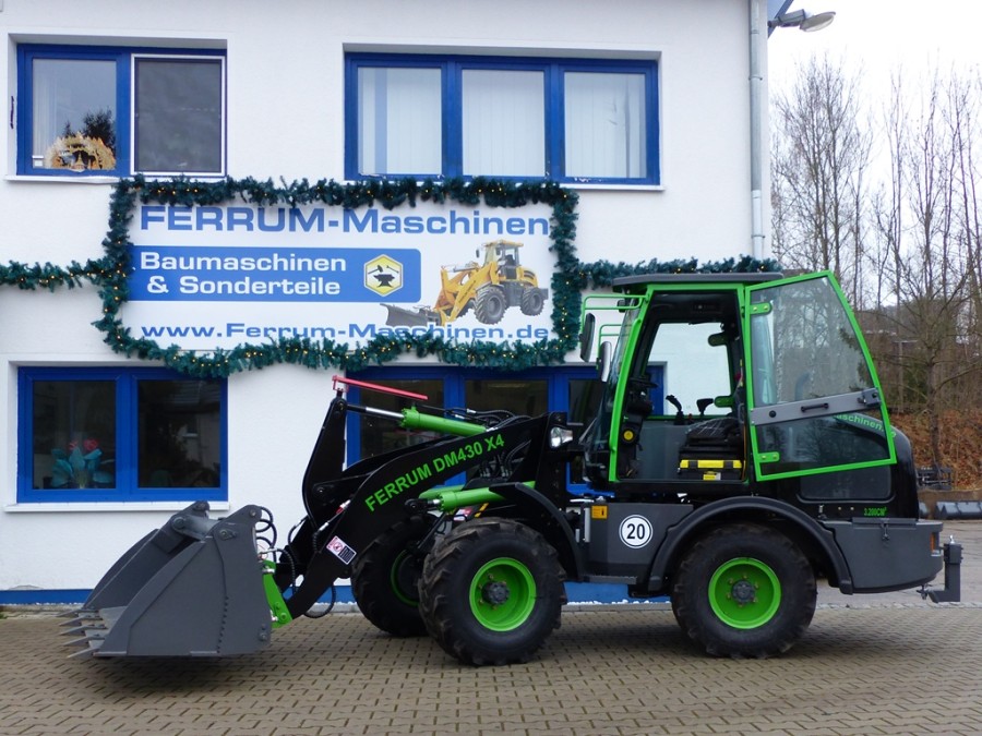 Radlader 3,0 t Hubkraft FERRUM DM430 x4 DLZ - über 3.000kg Hubkraft in schwarz/grün MU
