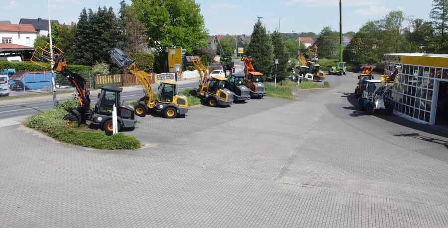 Radlader 3,0 t Hubkraft FERRUM DM430 x4 DLZ - über 3.000kg Hubkraft mit anderen Modellen bei uns BL